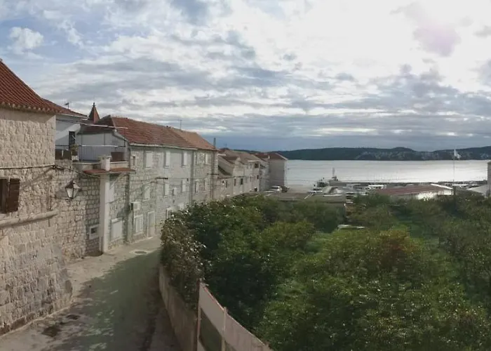 Hébergement de vacances Stone House Ernest