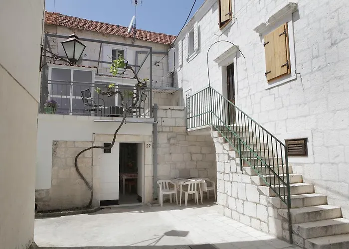 Stone House Ernest *