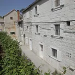 Holiday home Stone House Ernest *
