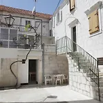 Stone House Ernest *