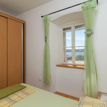 Stone House Ernest 펜션 *