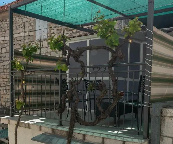 Stone House Ernest Σπίτι διακοπών Τρογκίρ