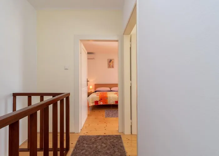 Stone House Ernest *