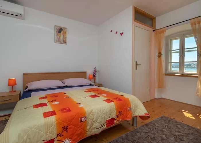 Stone House Ernest Trogir